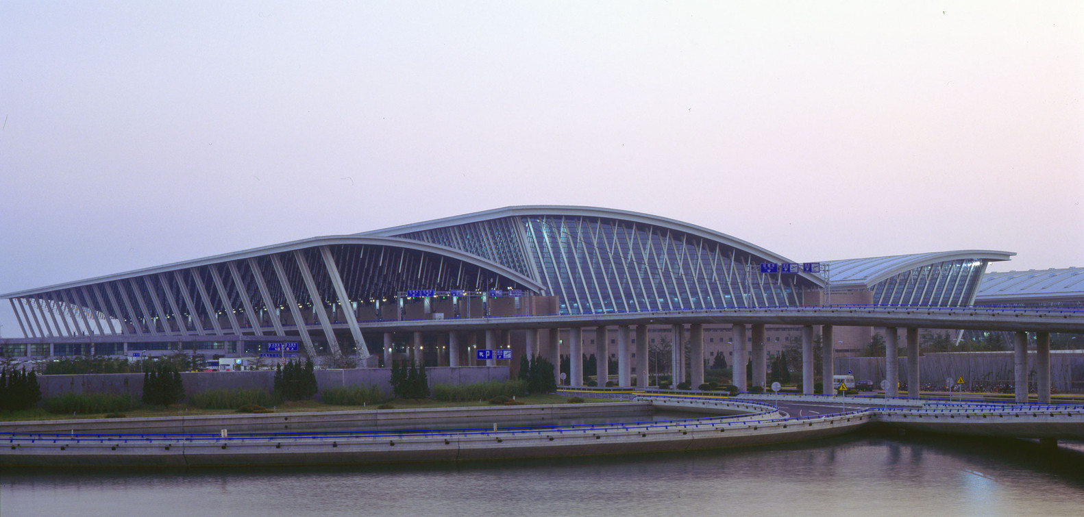 Shanghai Hongqiao International Airport - Shanghai Airport Transportation